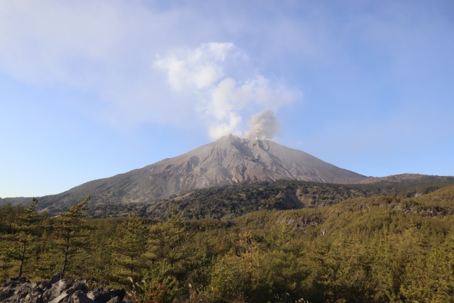 噴火や火山灰による被害は地震保険で補償される 保険申請は 一般社団法人 全国建物診断サービス